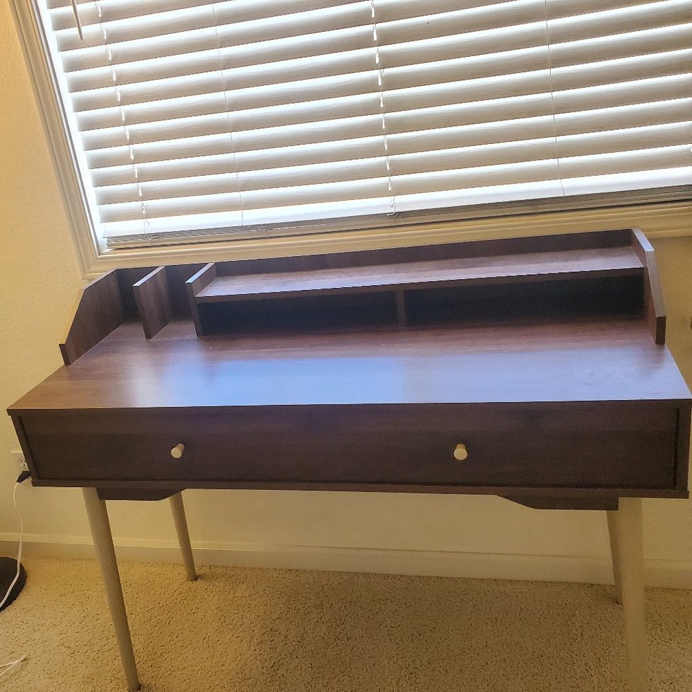 Writing table